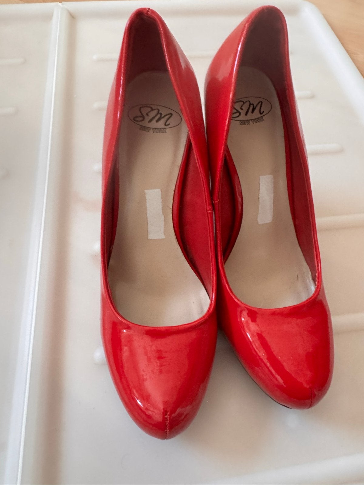 Rode lakleren pumps van SM New York maat 40, Ophalen of Verzenden, Zo goed als nieuw, Rood, Pumps