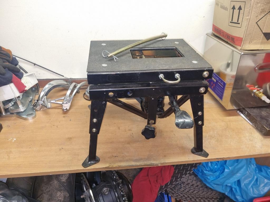 Hydraulische schaarkrik lift standaard proworks 24mx, Ophalen of Verzenden, Gebruikt, Hydraulisch, Schaarkrik