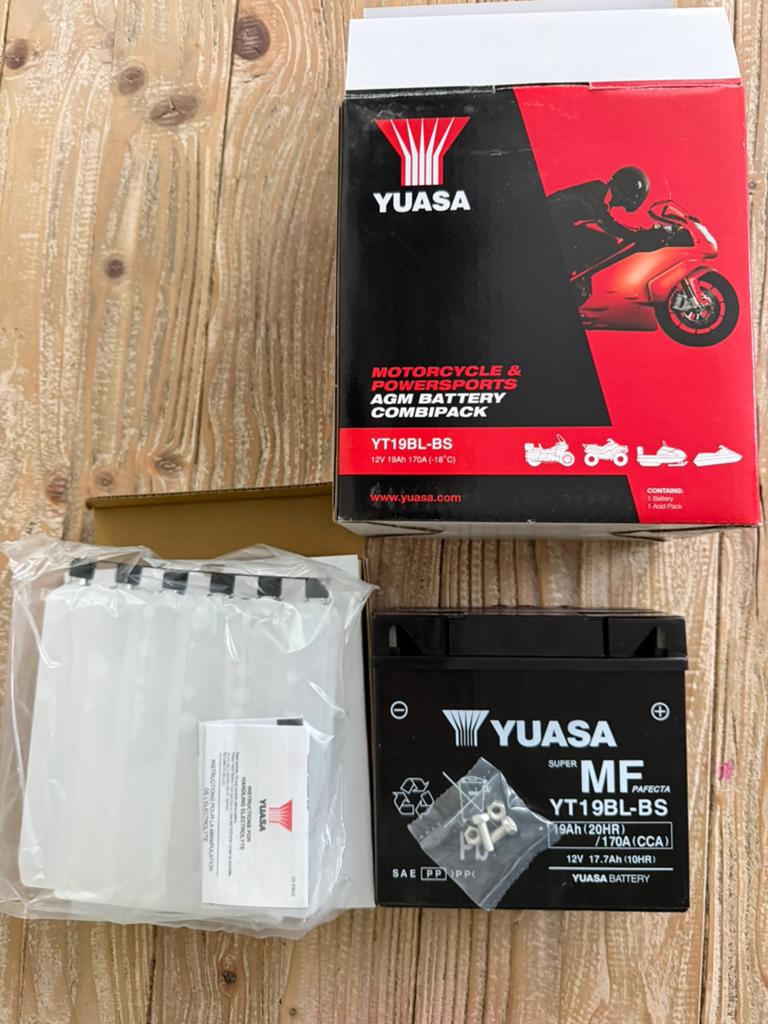 Nieuwe Yuasa BMW accu r1200 rt yt19bl-bs  motor accu k1300, Motoren, Onderdelen | BMW, Ophalen of Verzenden, Nieuw