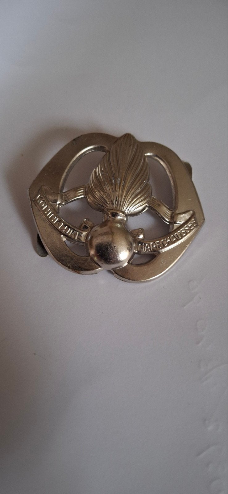 Baret embleem Marechaussee buigpennen, Ophalen of Verzenden, Marechaussee, Nederland, Embleem of Badge