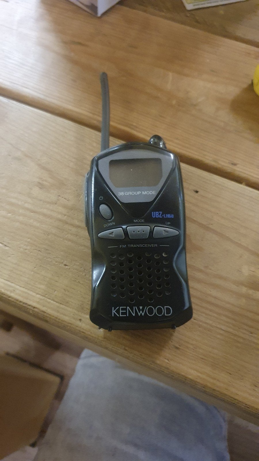 Kenwood UBZ-LH68 Portofoons met oortjes - 3 zwart, 6 geel, Telecommunicatie, Portofoons en Walkie-talkies, Ophalen