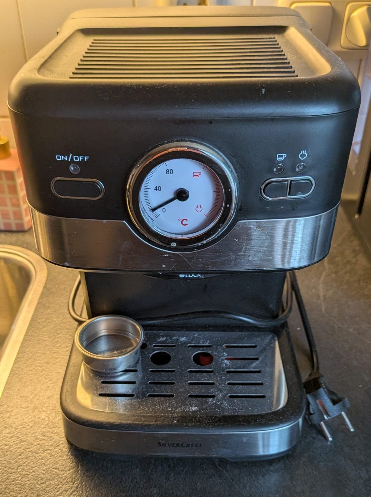 SilverCrest Espressomachine met koffiemolen en accessoires, Witgoed en Apparatuur, Koffiezetapparaten, Gebruikt, Espresso apparaat
