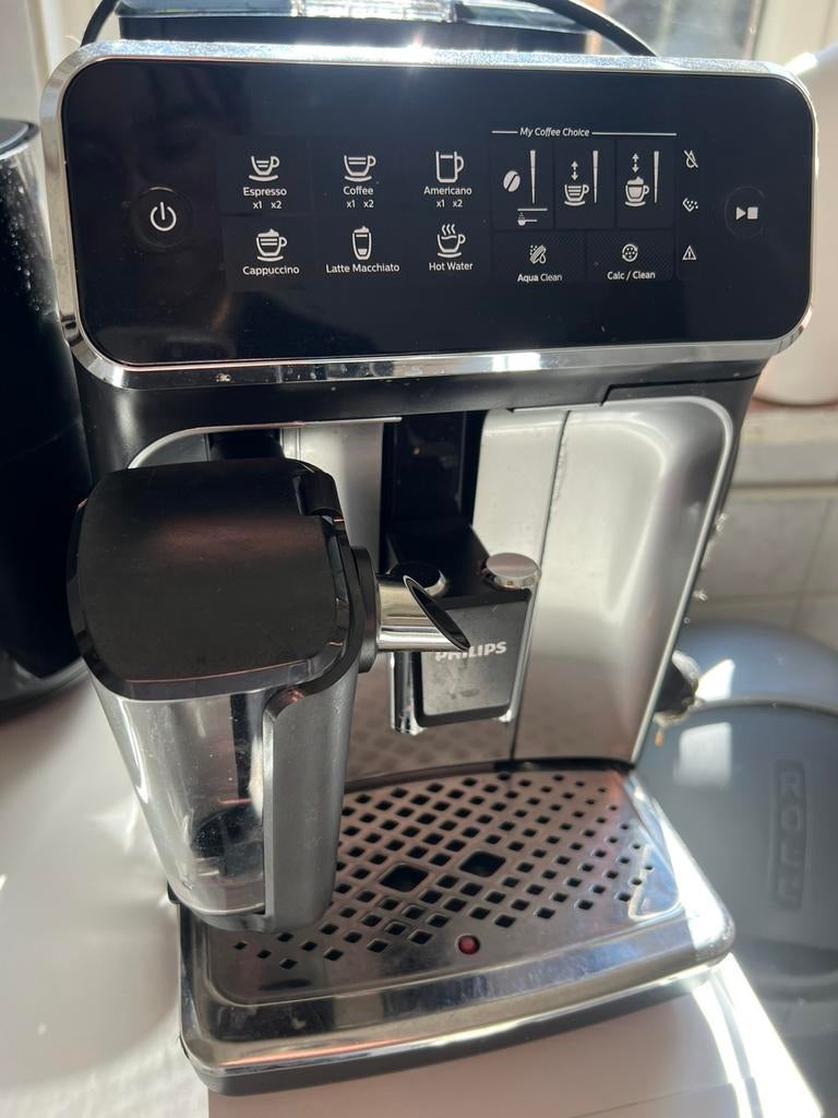 Philips Latte Go EP3246 compleet en werkend!, Witgoed en Apparatuur, Koffiezetapparaten, Ophalen, Gebruikt, Koffiemachine, Afneembaar waterreservoir