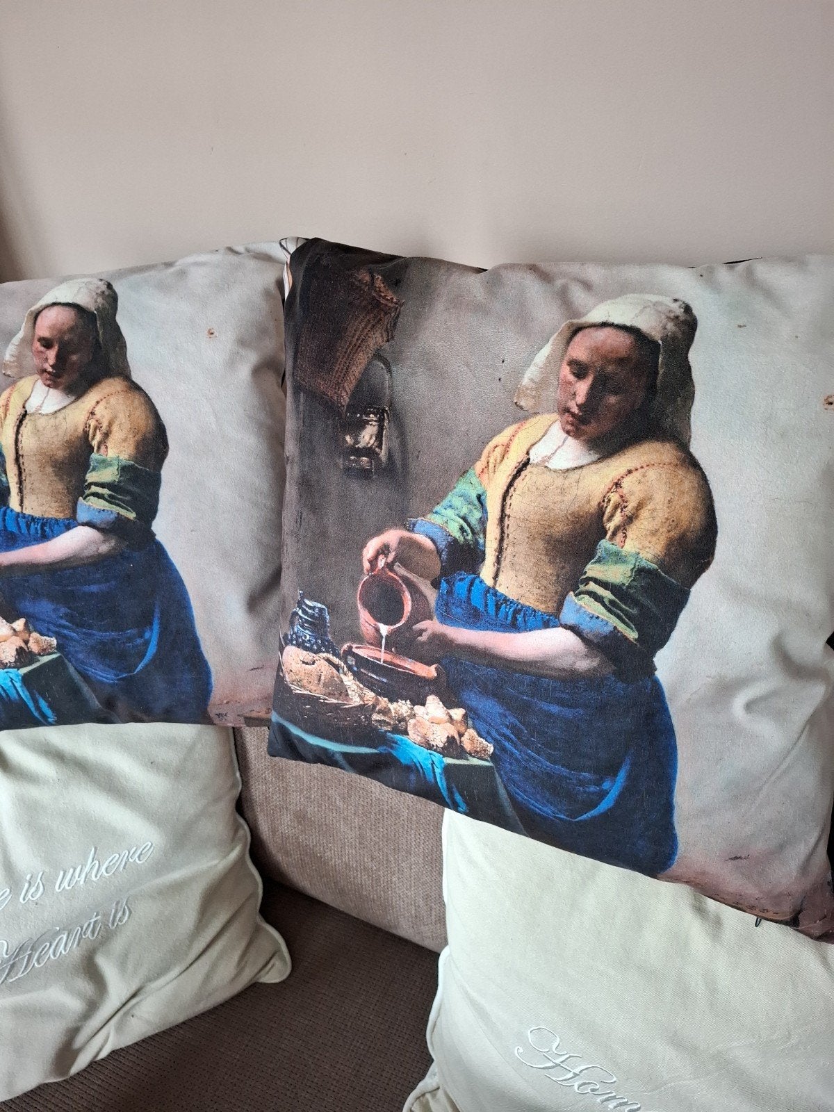Twee sierkussens Het melkmeisje, Afneembare hoes, Vierkant, Ophalen of Verzenden, Zo goed als nieuw