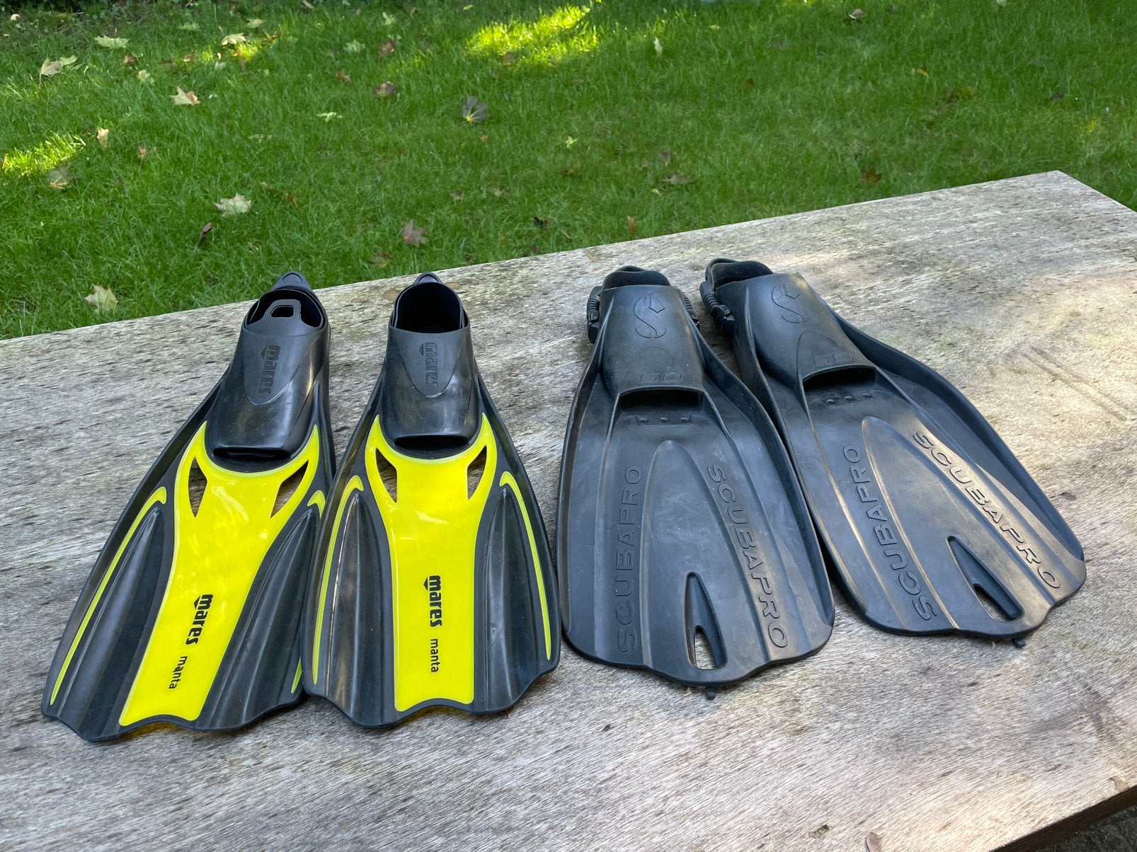 2 x een paar flippers (Scupapro & Mares), Watersport en Boten, Ophalen, Zo goed als nieuw, Zwem- of Duikvliezen