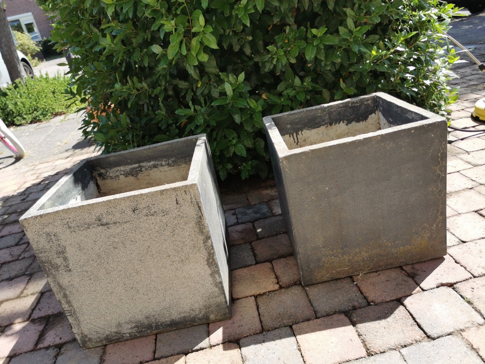 Set van 2 robuuste betonnen bloembakken, Tuin en Terras, Bloembakken en Plantenbakken, Ophalen, Gebruikt, Vierkant, Balkon