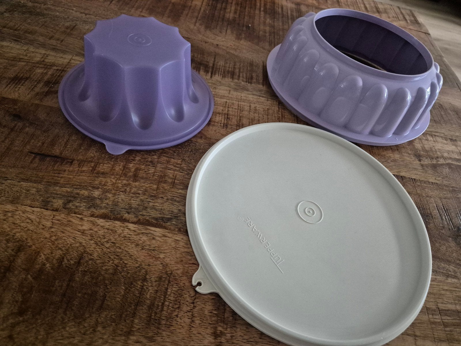 TUPPERWARE  PUDDINGVORM, Huis en Inrichting, Ophalen of Verzenden, Nieuw, Paars, Overige typen
