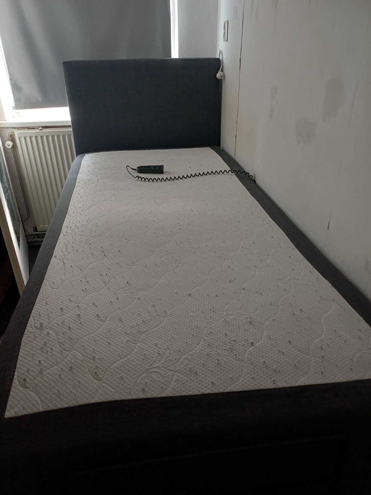 Elektrisch verstelbaar eenpersoonsbed, Modern en functioneel, 90 cm, Eenpersoons, Ophalen of Verzenden