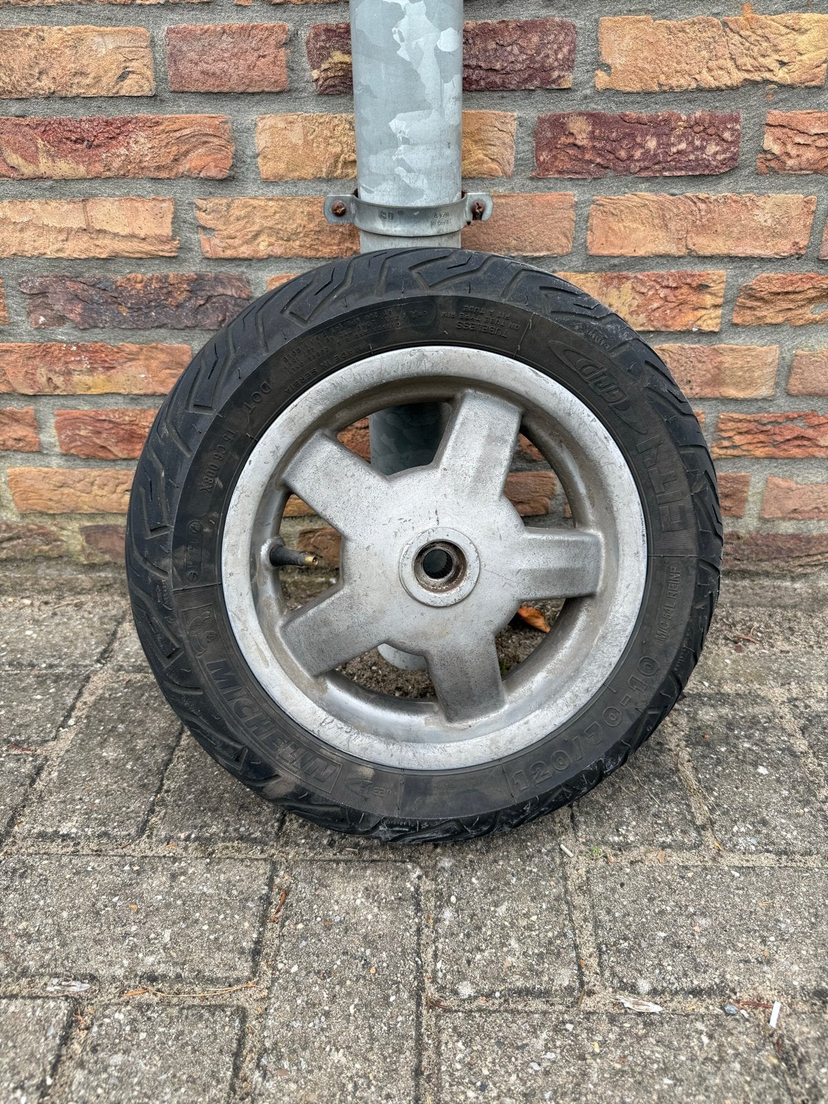 Vespa LX voorwiel met band, Ophalen of Verzenden, Zo goed als nieuw, Overige typen, Vespa