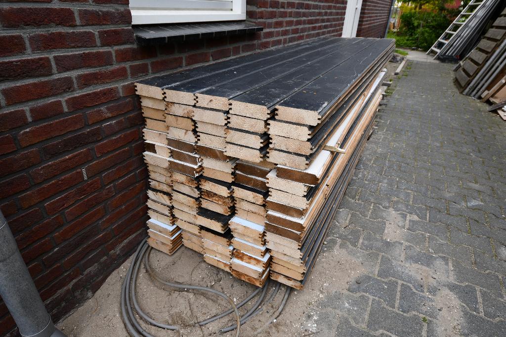 Blokhut profiel groef en messing planken, Ophalen, Gebruikt, 25 tot 50 mm, 300 cm of meer