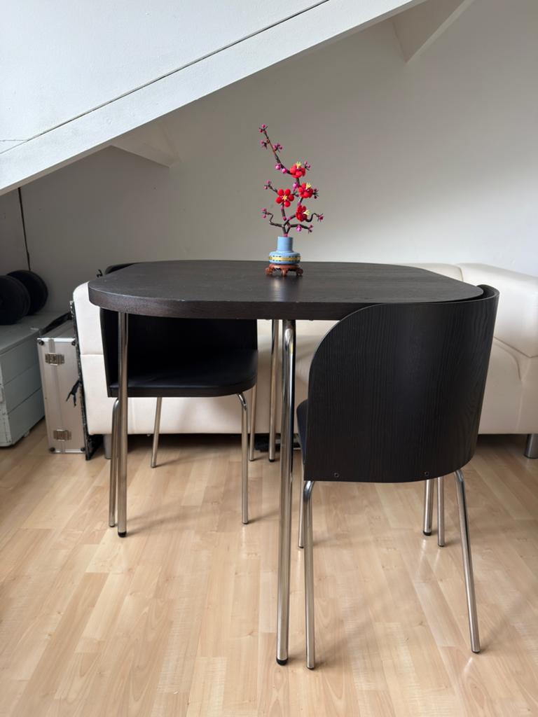 IKEA Fusion tafel met 2 bijbehorende stoelen, Ophalen, 50 tot 100 cm, Design, Vierkant