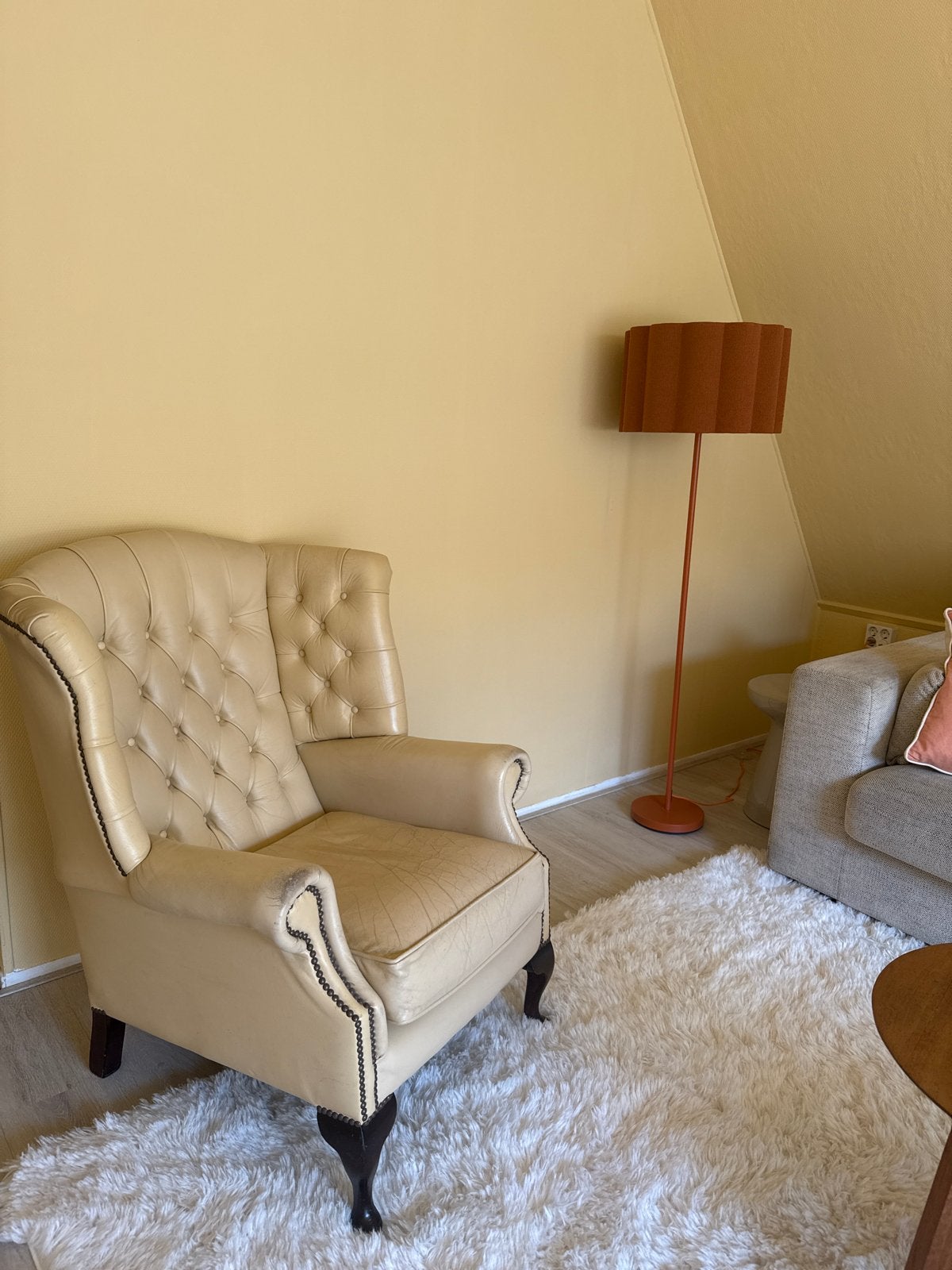 NU GRATIS MOET WEGLeren Chesterfield fauteuil - Crème/beige, Ophalen, Gebruikt, Leer, 75 tot 100 cm