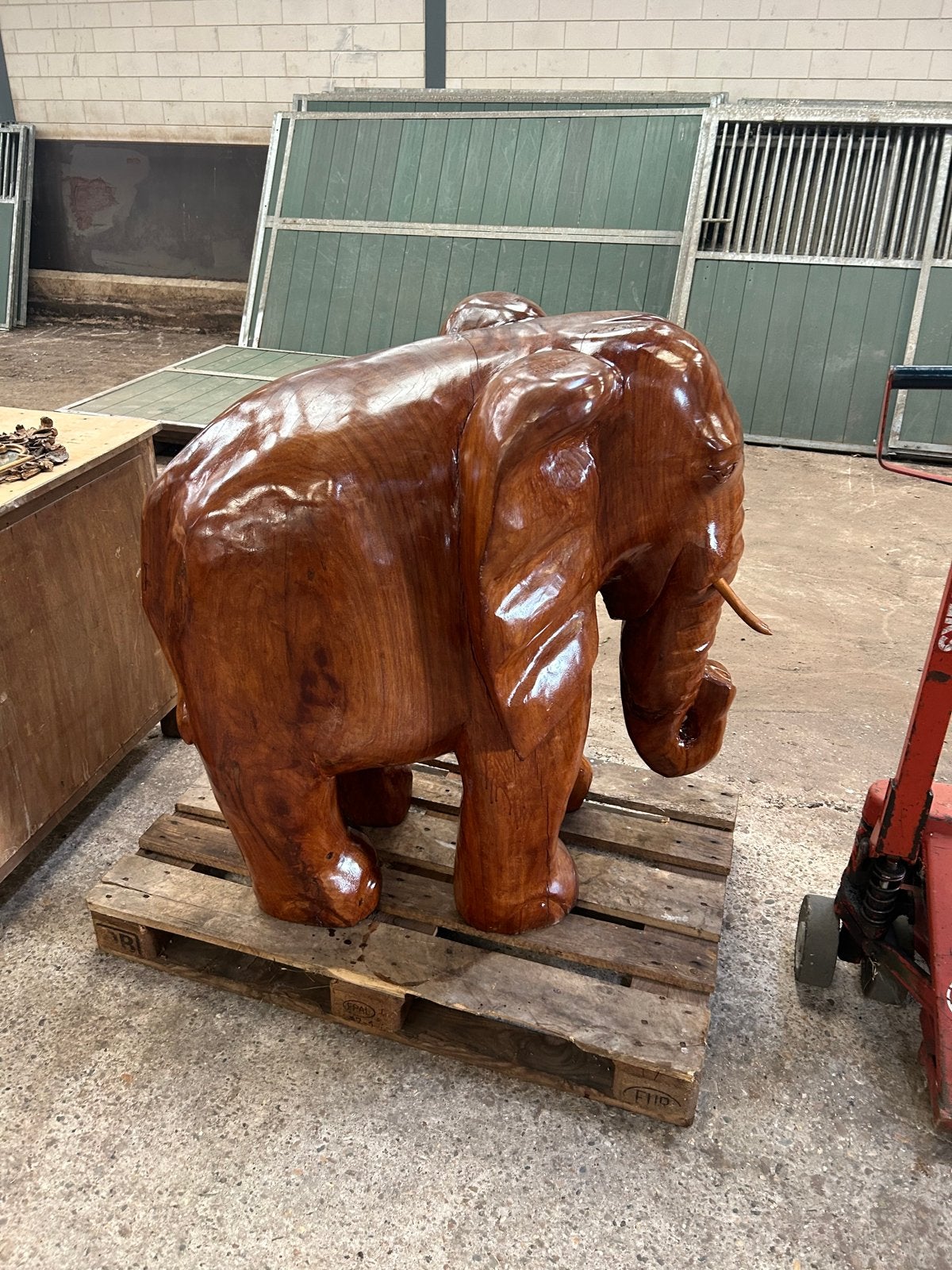 Grote massief houten olifant - 110cm hoog, Antiek en Kunst, Ophalen, 1 meter - 2 meter, Beeld, Hout