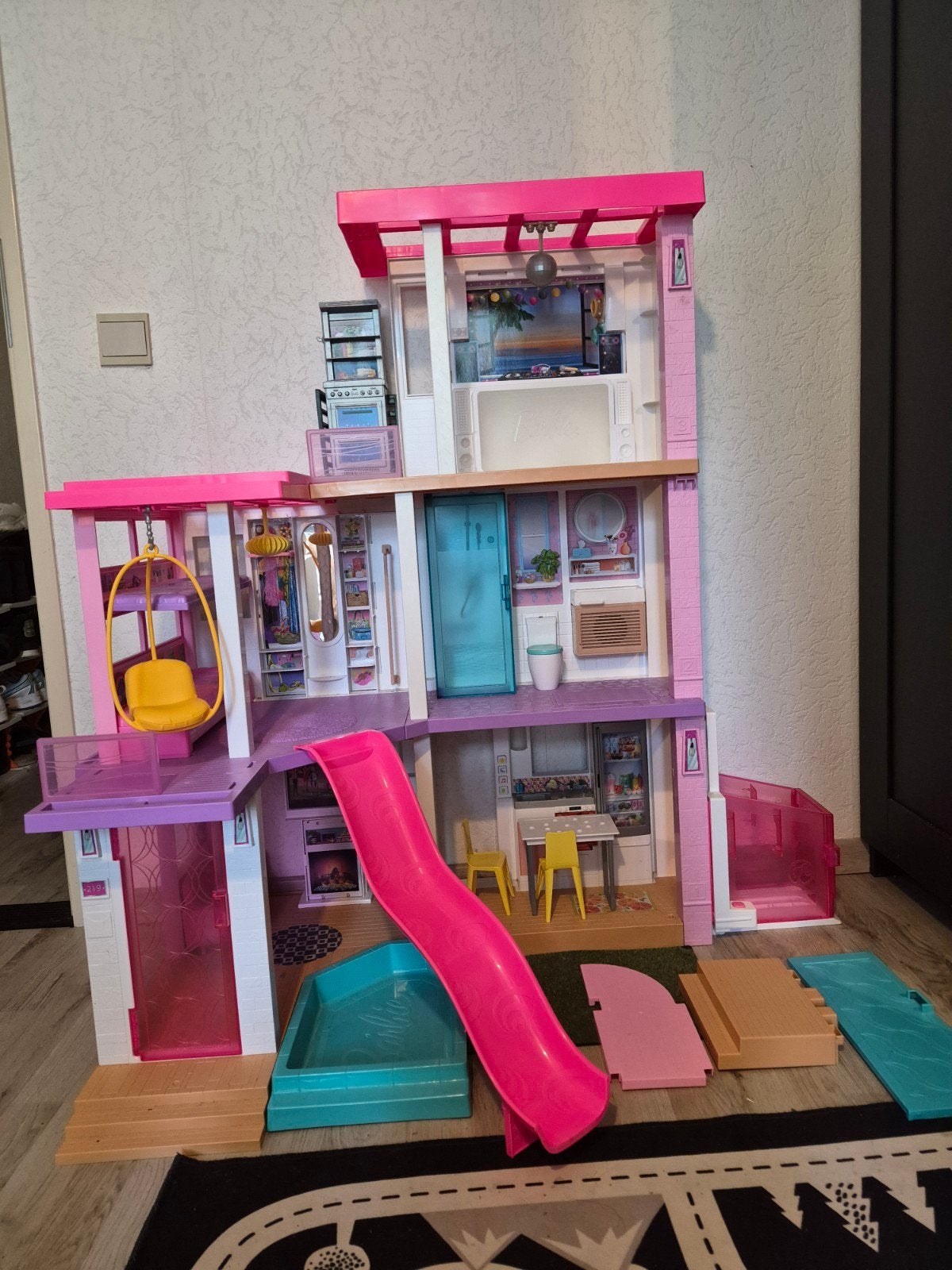 Grote Barbie set: huis, vliegtuig, auto's en poppen, Ophalen, Gebruikt, Barbie