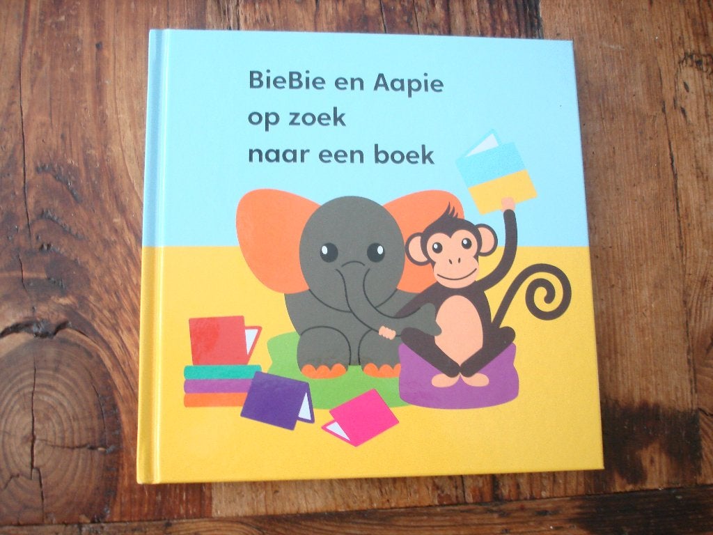 kleuter.05(1210) biebie en aapie op zoek naar een boek., Ophalen of Verzenden, Zo goed als nieuw, Fictie algemeen