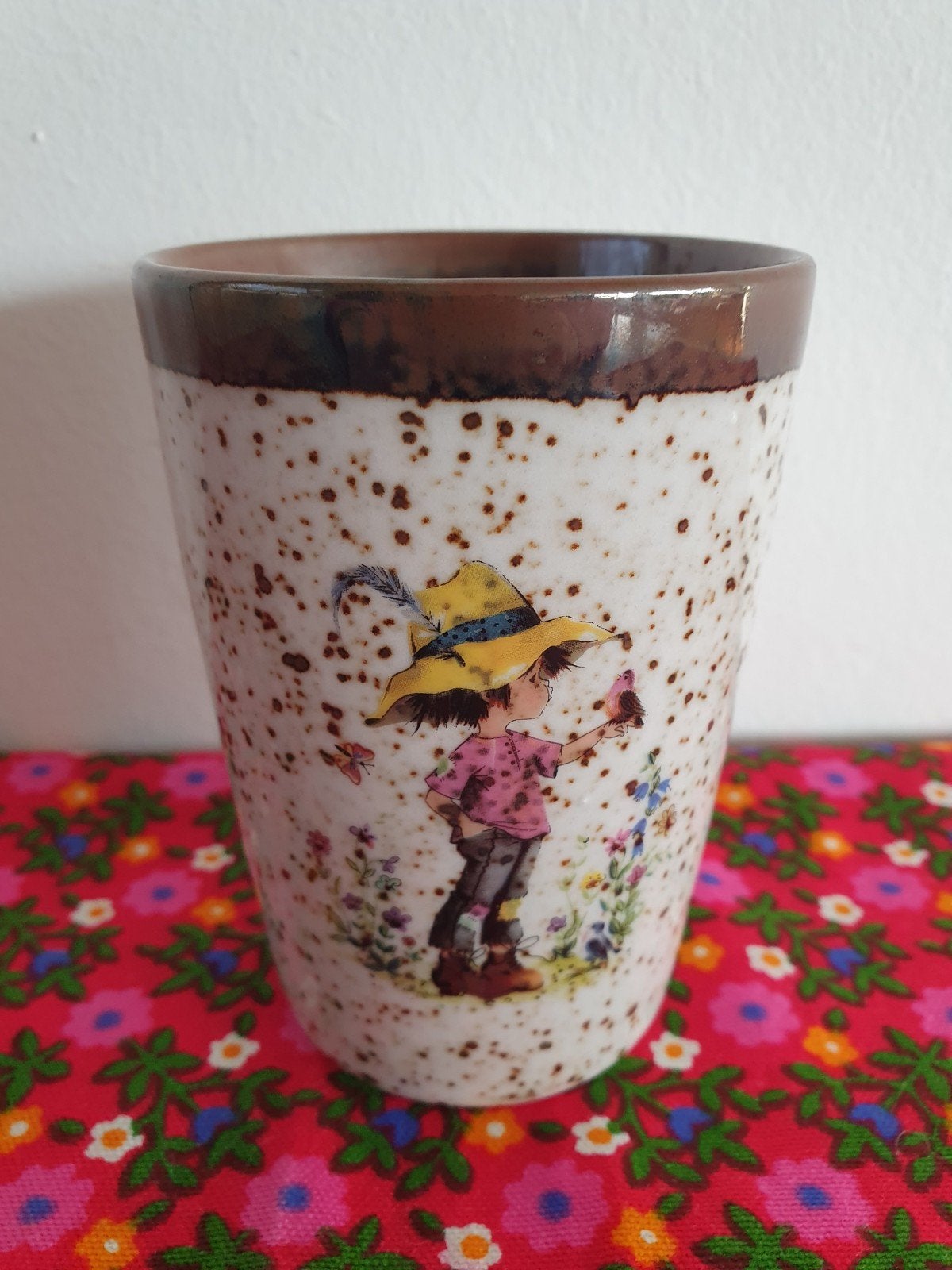 Vintage beker mok bloempotje aardewerk Holly Hobbie stijl, Ophalen of Verzenden, Zo goed als nieuw, Overige stijlen, Kop(pen) en/of Schotel(s)