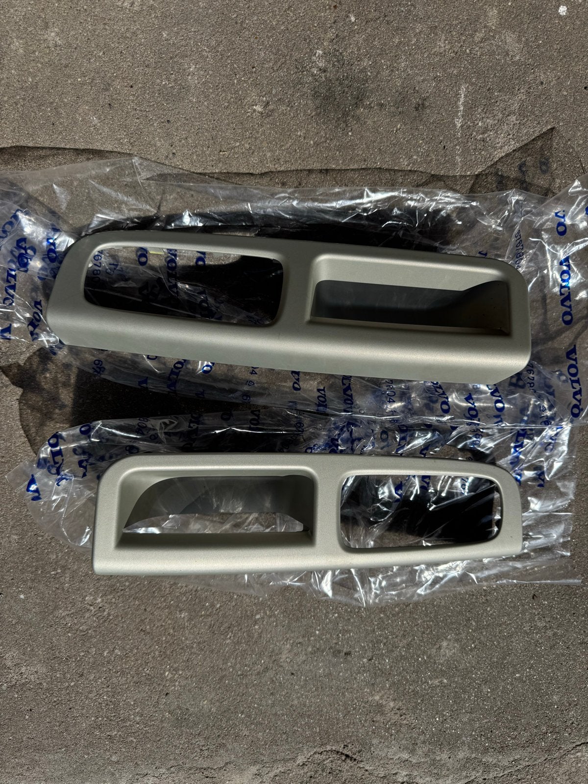 Nieuwe Volvo C30 Deurhandvaten (set van 2) grijs, Ophalen, Nieuw, Volvo