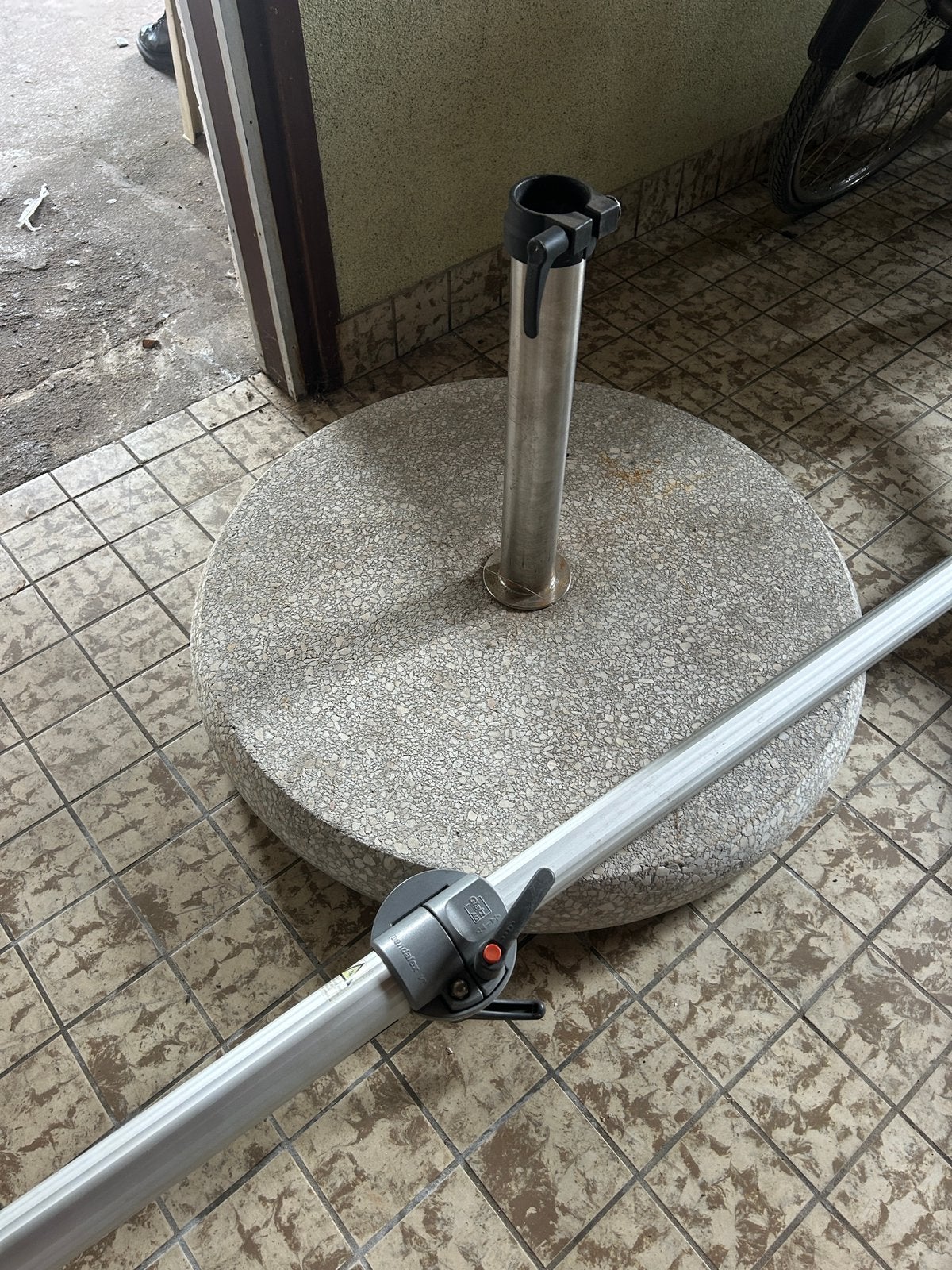 Glatz parasol voet (zwaar!), Ophalen, Zo goed als nieuw, Minder dan 1 meter, Parasolvoet