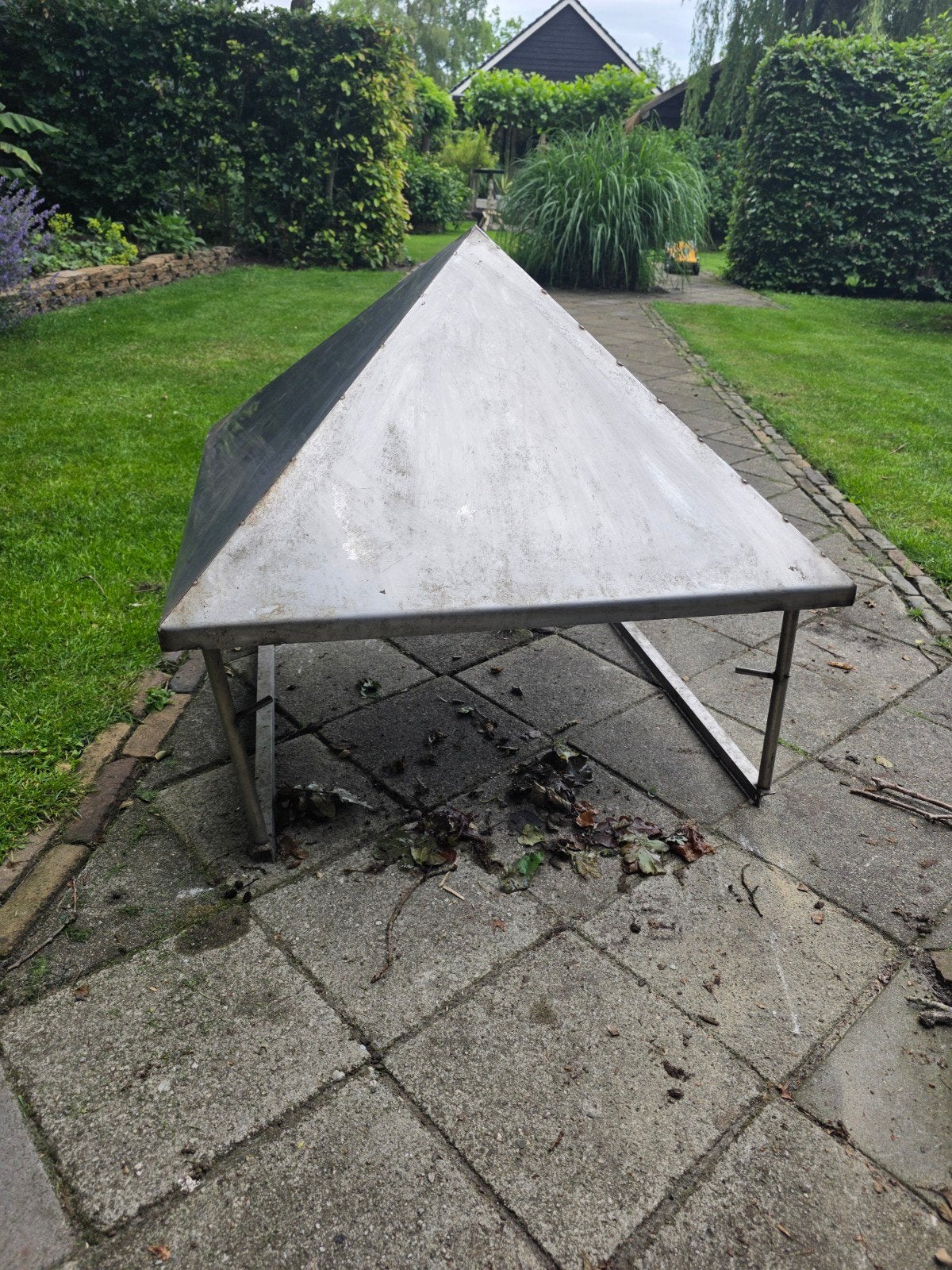 Metalen piramide  rvs voor schoorsteen of bbq, Ophalen of Verzenden, Gebruikt, Vuurkorf