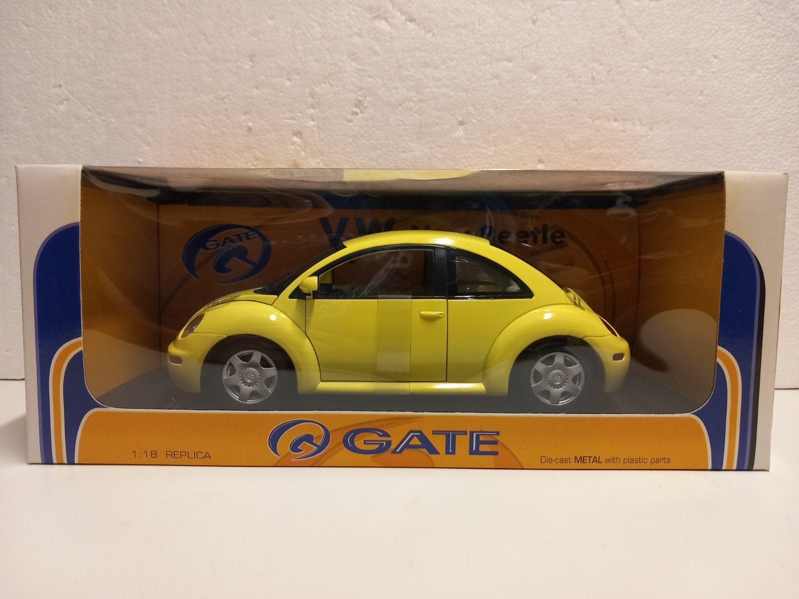Volkswagen Beetle Kever yellow Gate metal 1:18 KRD, Ophalen of Verzenden, Zo goed als nieuw, Auto, Autoart