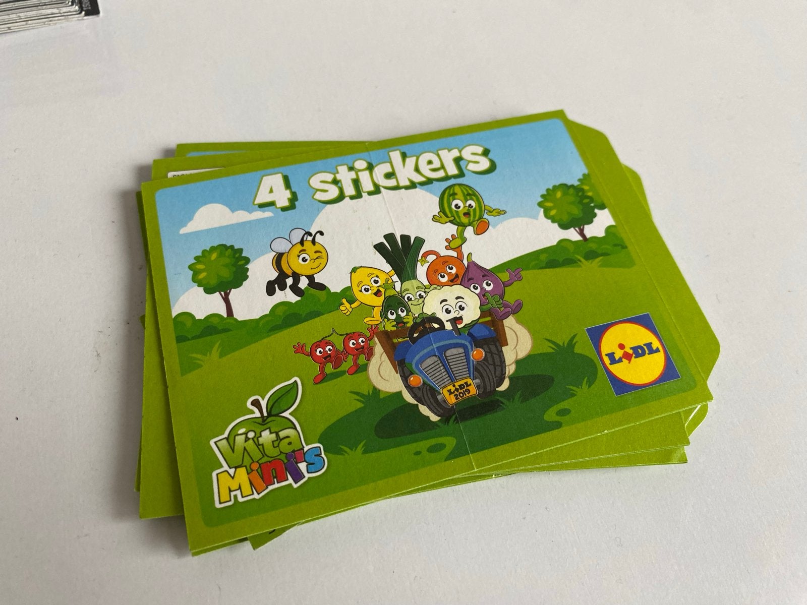 Lidl Vita Mini's stickers - 4 stickers per pakje, Ophalen of Verzenden, Nieuw, Winkel of Supermarkt