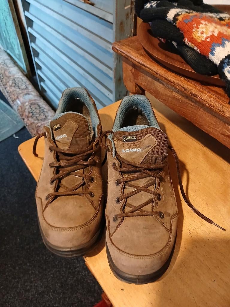 Lowa wandelschoenen, Ophalen of Verzenden, Zo goed als nieuw, Schoenen