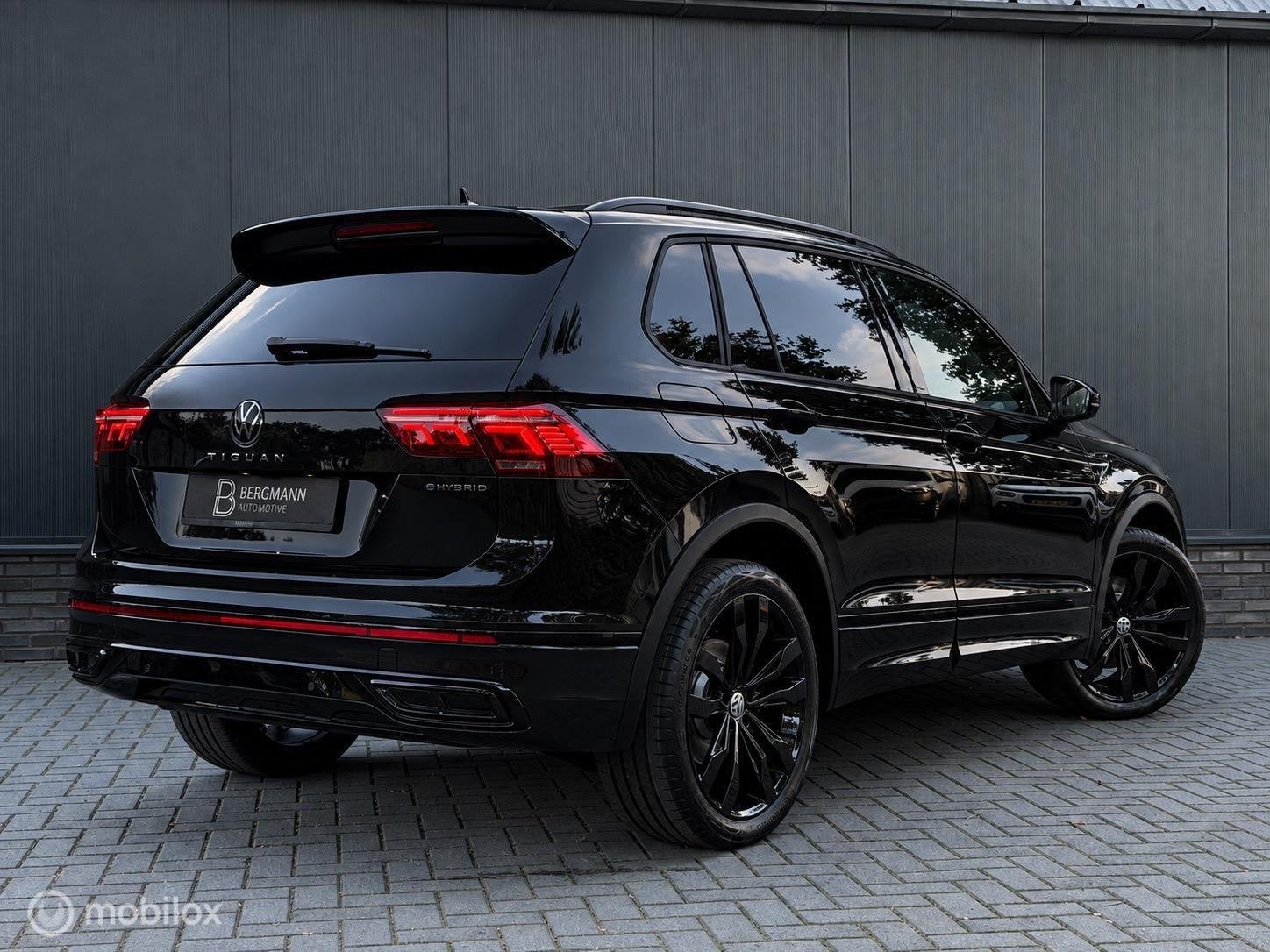 Volkswagen Tiguan 1.4 TSI eHybrid R-line|Black style|Pano|20, Auto's, Gebruikt, Zwart, 4 cilinders, Alcantara