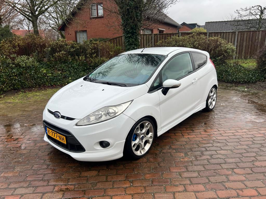 Ford Fiësta 1.6 Ti-vct 88KW 3DR 2009 Wit ST LEDER, Auto's, 1596 cc, 31 €/maand, 4 cilinders, Wit