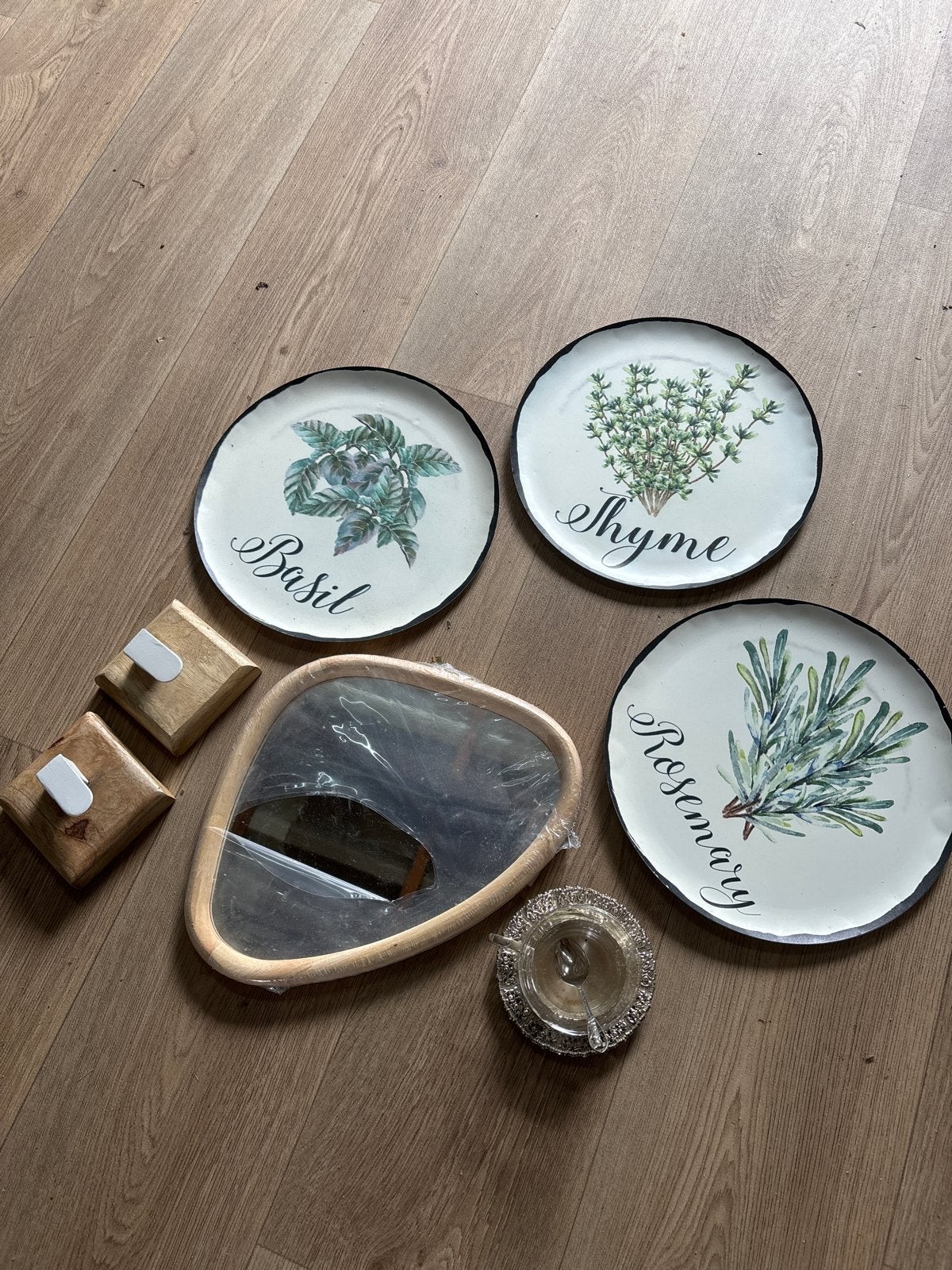 Decoratieve kruidenborden, spiegel en houten haakjes, Ophalen, Hout, Gebruikt, Meerkleurig