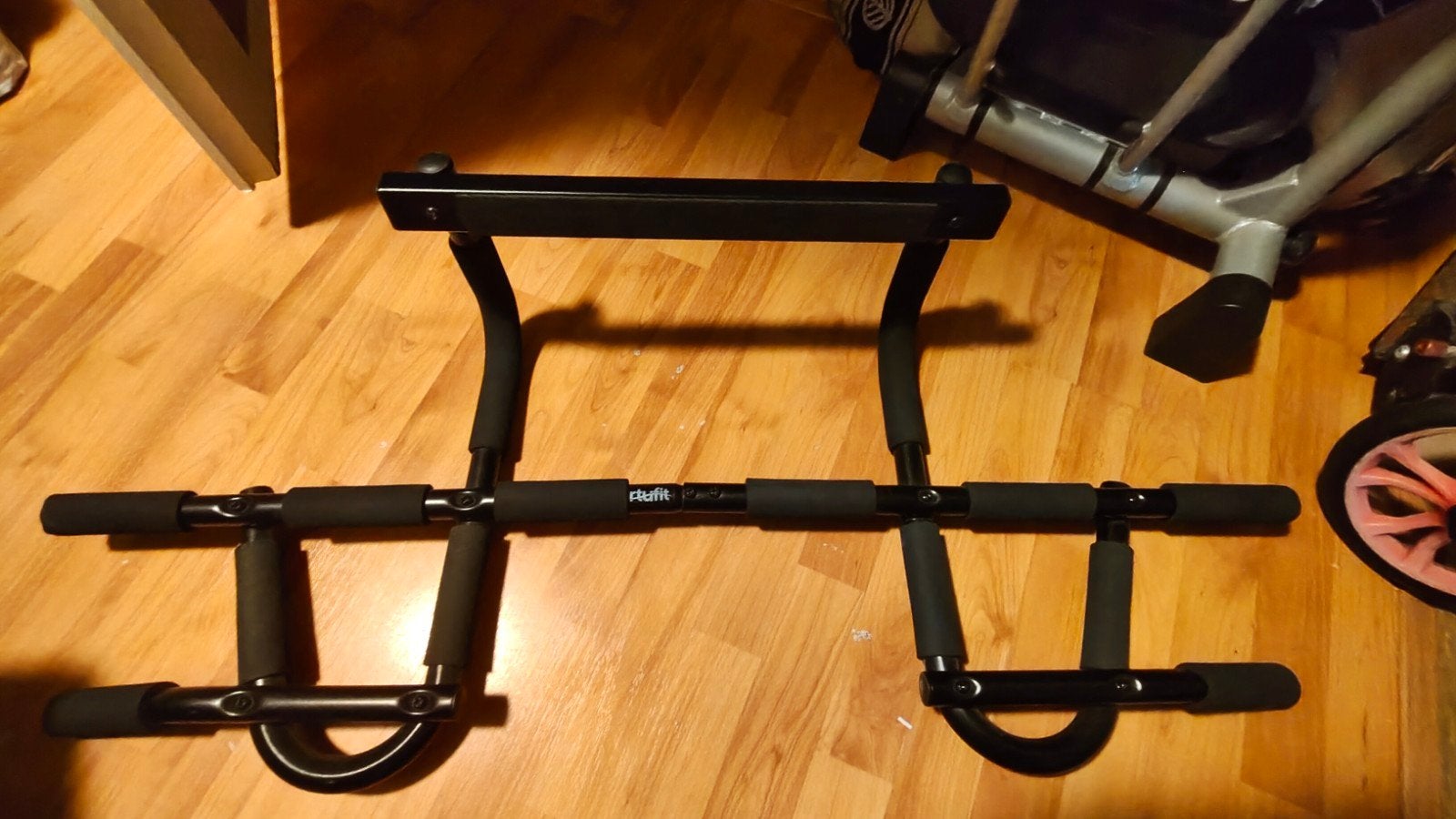 VirtuFit Deurrekstok - Optrekstang voor Thuis Fitness, Ophalen, Zo goed als nieuw, Benen, Oprekstang