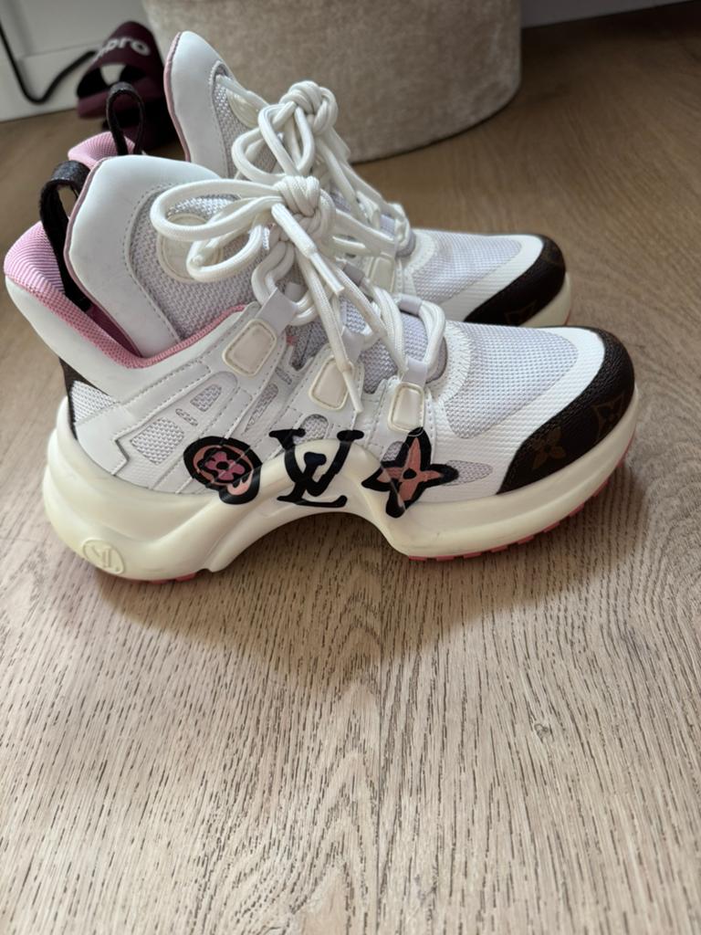 Lv sneakers, Ophalen of Verzenden, Zo goed als nieuw, Sneakers of Gympen