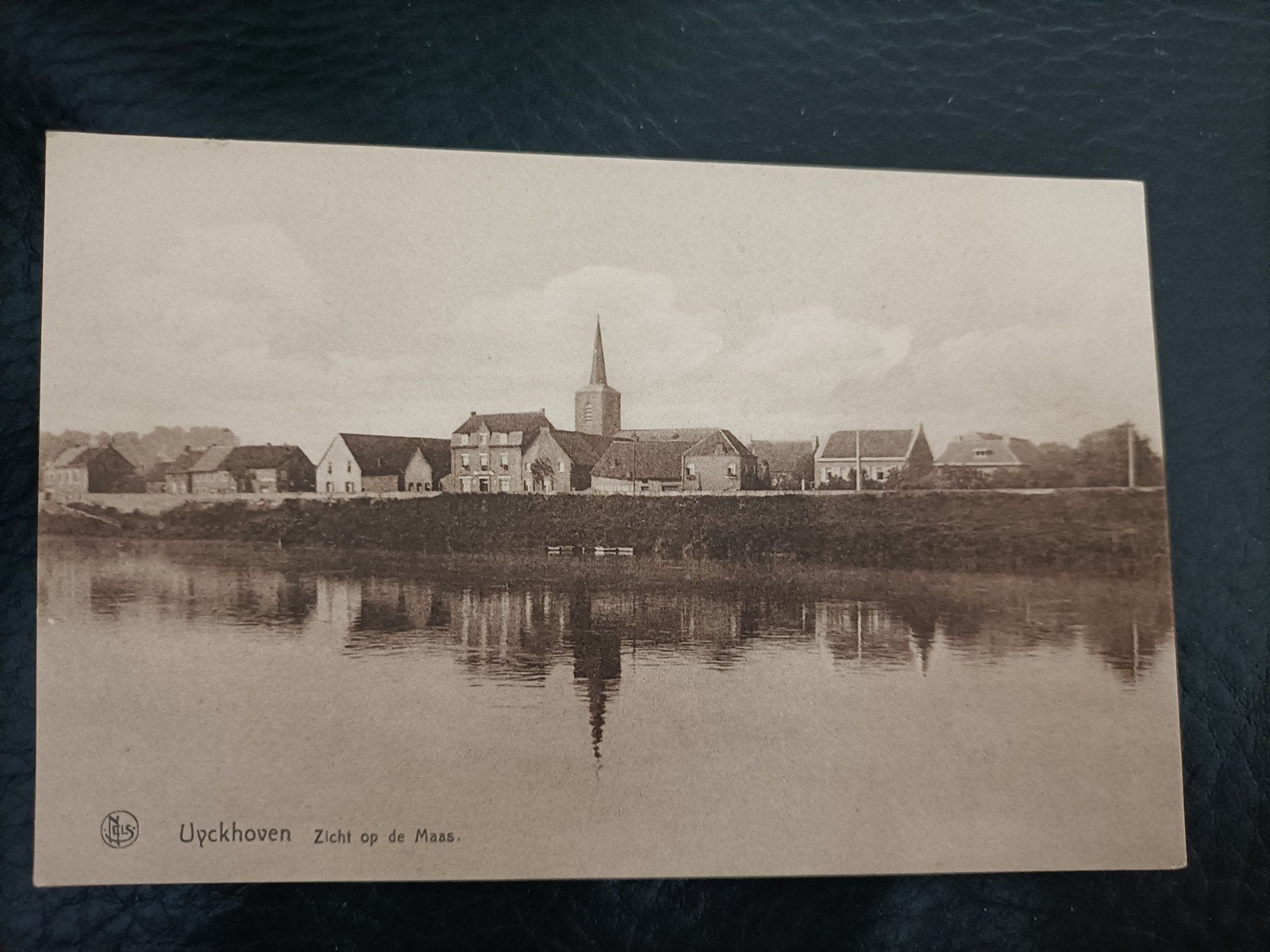 Uyckhoven. Uikhoven (Maasmechelen) zicht op de Maas, Verzamelen, Ansichtkaarten | België, Ophalen of Verzenden, 1940 tot 1960