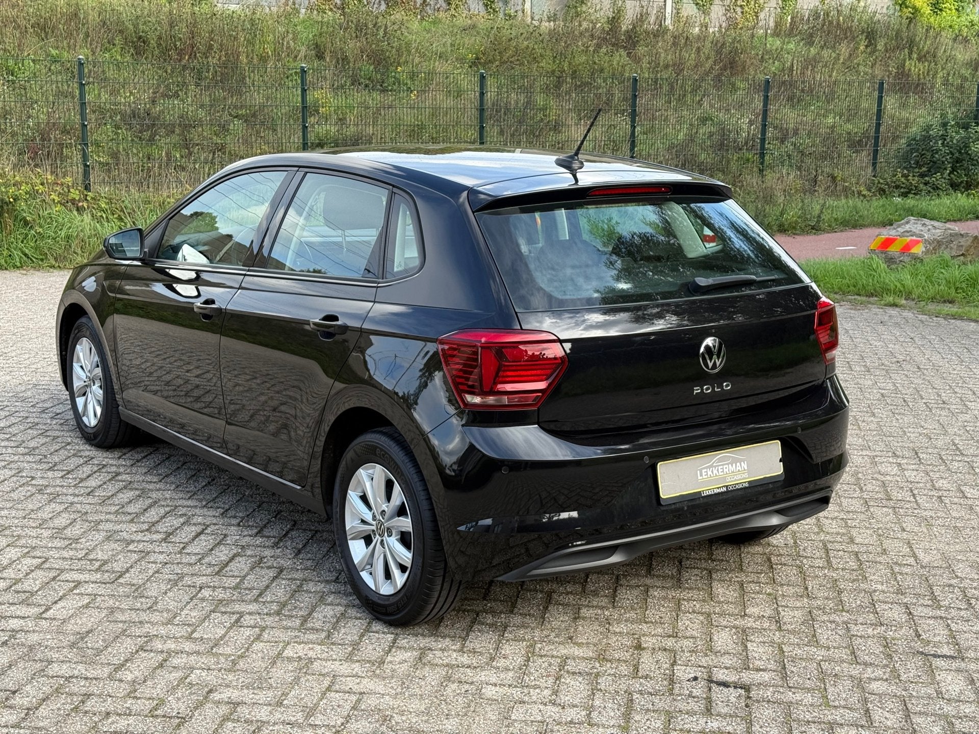 Volkswagen Polo 1.0 TSI Highline DSG I CARPLAY I I NAVI I CL, Auto's, Gebruikt, 95 pk, Zwart, Origineel Nederlands