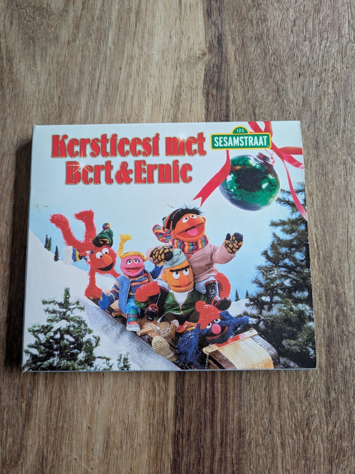 Kerstfeest met Bert & Ernie CD - Sesamsstraat, Ophalen of Verzenden, Zo goed als nieuw