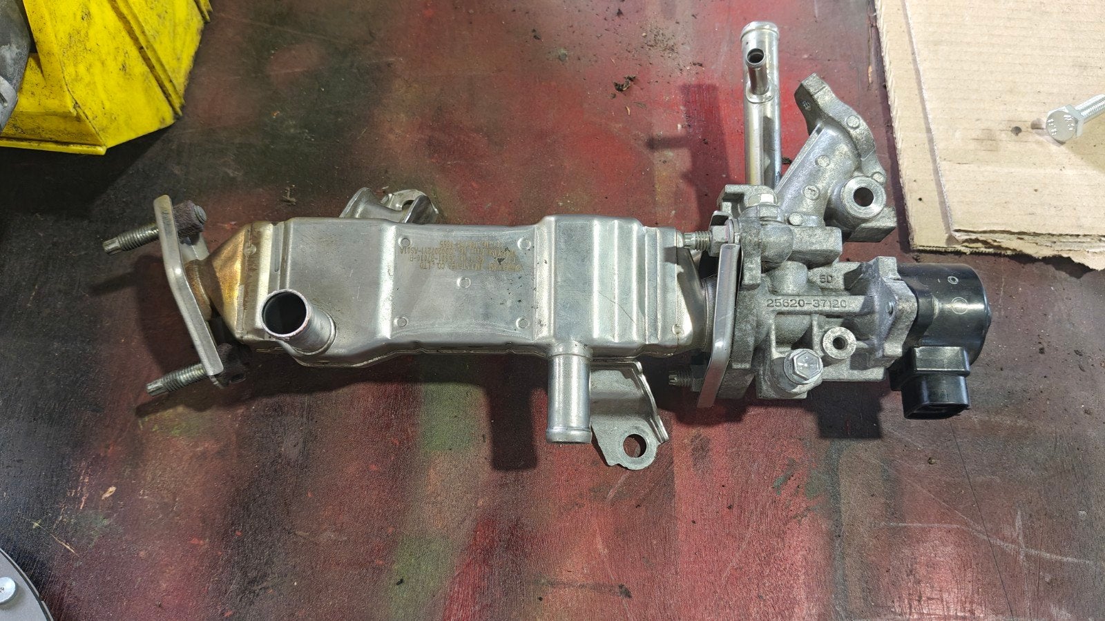 toyota Auris hybrid 1.8 2015. EGR, Ophalen of Verzenden, Gebruikt, Toyota