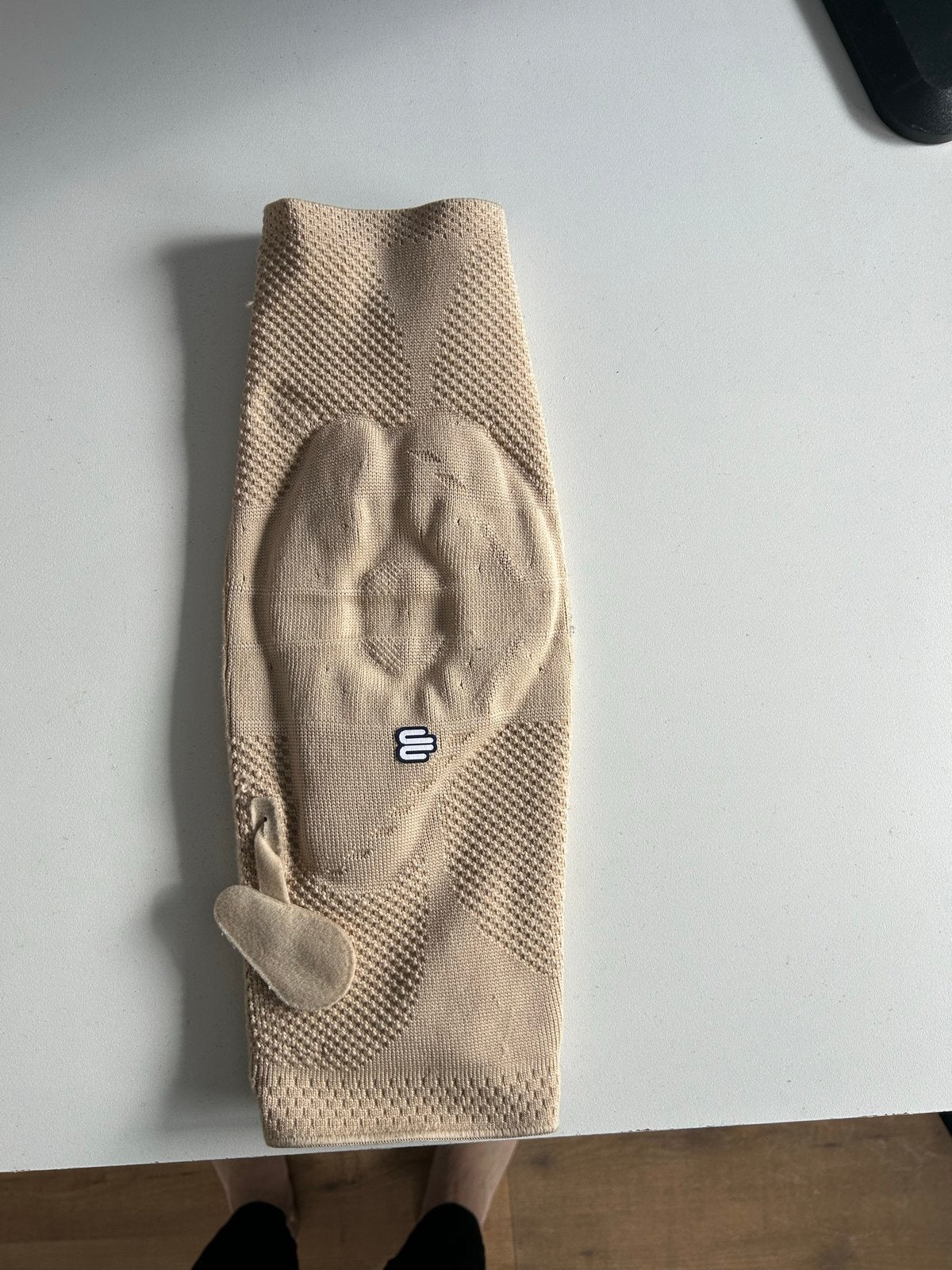 Bauerfeind Patella kniebrace maat M rechts, Ophalen of Verzenden, Gebruikt