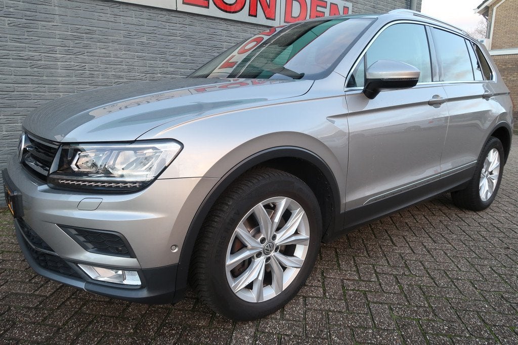 Volkswagen Tiguan 2.0 TSI 4Motion Highline Bij ons bedrijf i, Auto's, Automaat, 12 maanden, Gebruikt, Euro 6