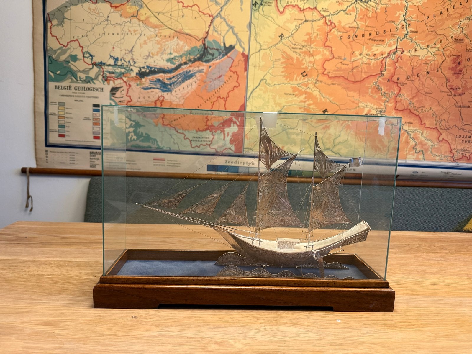 Prachtig gedetailleerd zilveren scheepsmodel in vitrine, Ophalen, Zilver