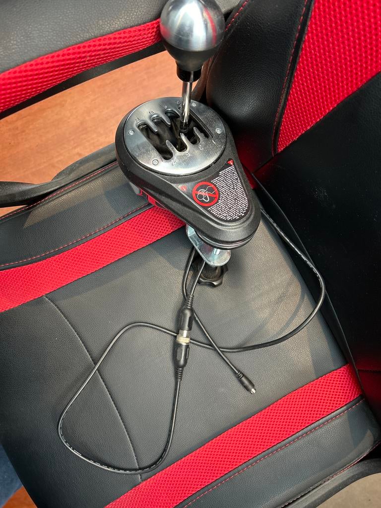 Thrustmaster TX Leather Edition, PRO PedalSet en PRO Shifter, Spelcomputers en Games, Ophalen, Zo goed als nieuw, Stuurtje of Sportattribuut