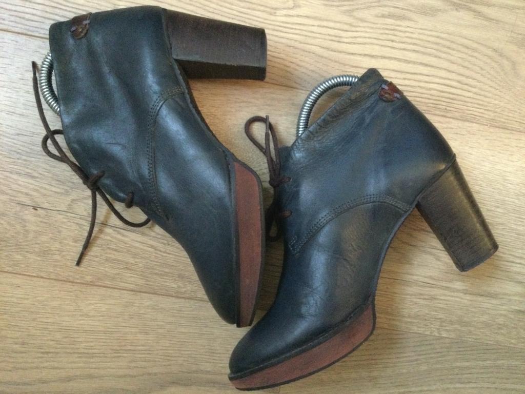 MEXX grijze korte laarsjes maat 38 hak 7 cm, Kleding | Dames, Schoenen, Mexx, Lage of Enkellaarzen, Ophalen of Verzenden, Grijs