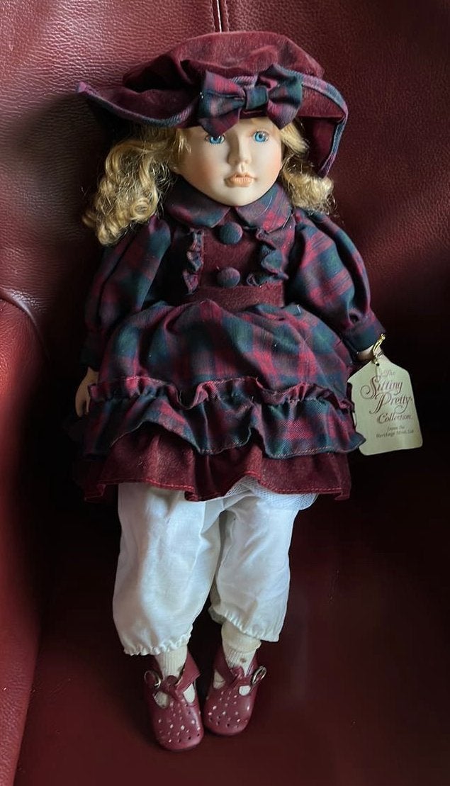 Porseleinen verzamelpop “Sitting Pretty Collection” – 52 cm, Verzenden, Zo goed als nieuw, Pop