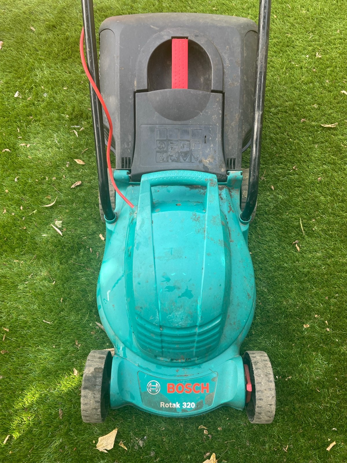 Bosch Rotak 320 elektrische grasmaaier met opvangbak, Ophalen, Cirkelmaaier, Gebruikt, Elektrische grasmaaier