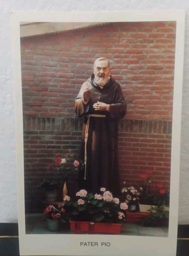 Pater Pio mooie kleurenfotokaart ongelopen kaart, Verzamelen, Ophalen of Verzenden, Voor 1940, Zo goed als nieuw