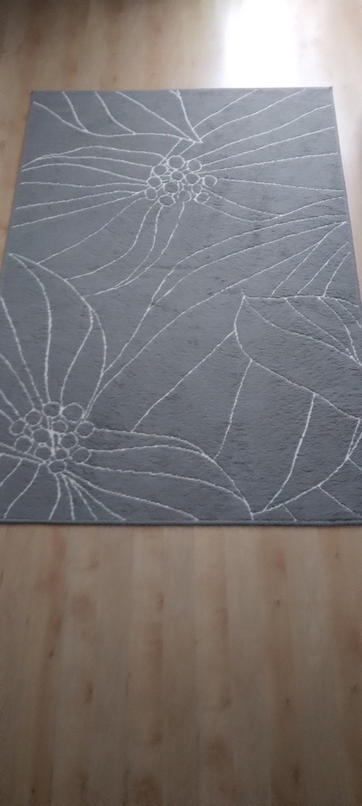 Grijs vloerkleed met bloemmotief, 100 tot 150 cm, Ophalen of Verzenden, Zo goed als nieuw, 150 tot 200 cm