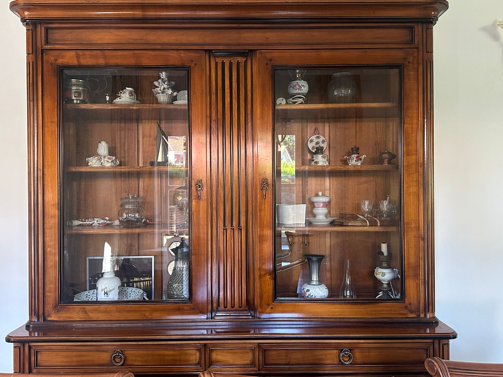 Antieke houten vitrinekast met glazen deuren, Antiek en Kunst, Antiek | Meubels | Kasten, Ophalen