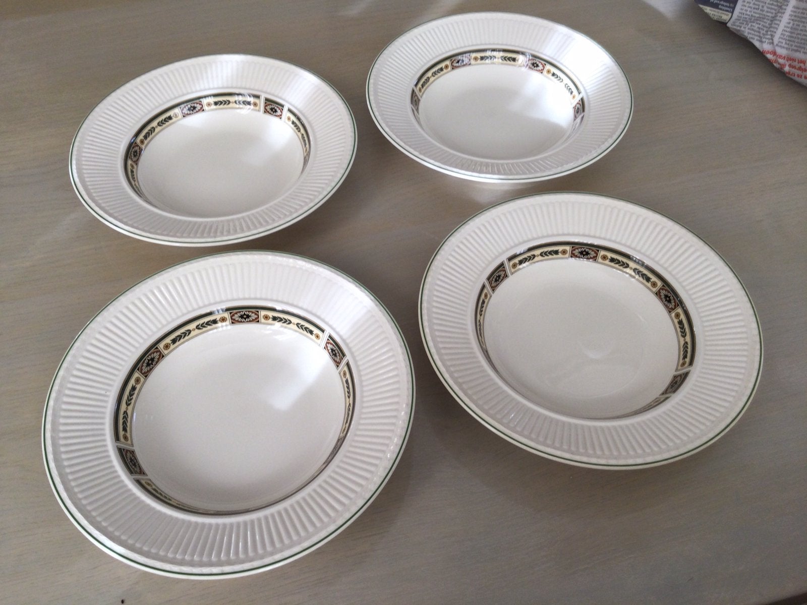 Wedgwood Carlton 4 diepe borden doorsnede 23cm nw, Huis en Inrichting, Keuken | Servies, Ophalen of Verzenden, Nieuw, Porselein