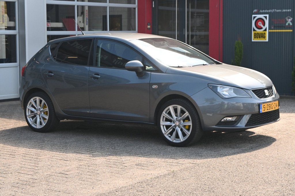 Seat Ibiza 1.2 TSI Chill Out plus 86pk | Cruise | Climate |, Voorwielaandrijving, Euro 5, Zwart, 990 kg