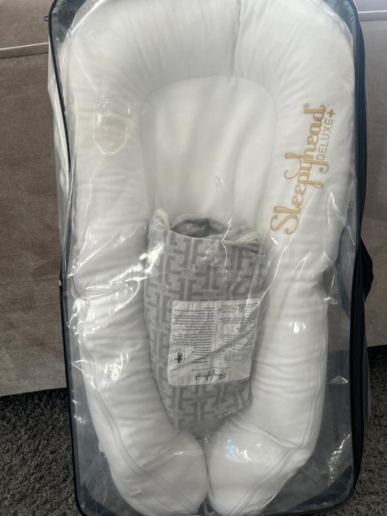 Dockatot (Sleepyhead) babynestje met twee hoezen, Ophalen of Verzenden, Zo goed als nieuw