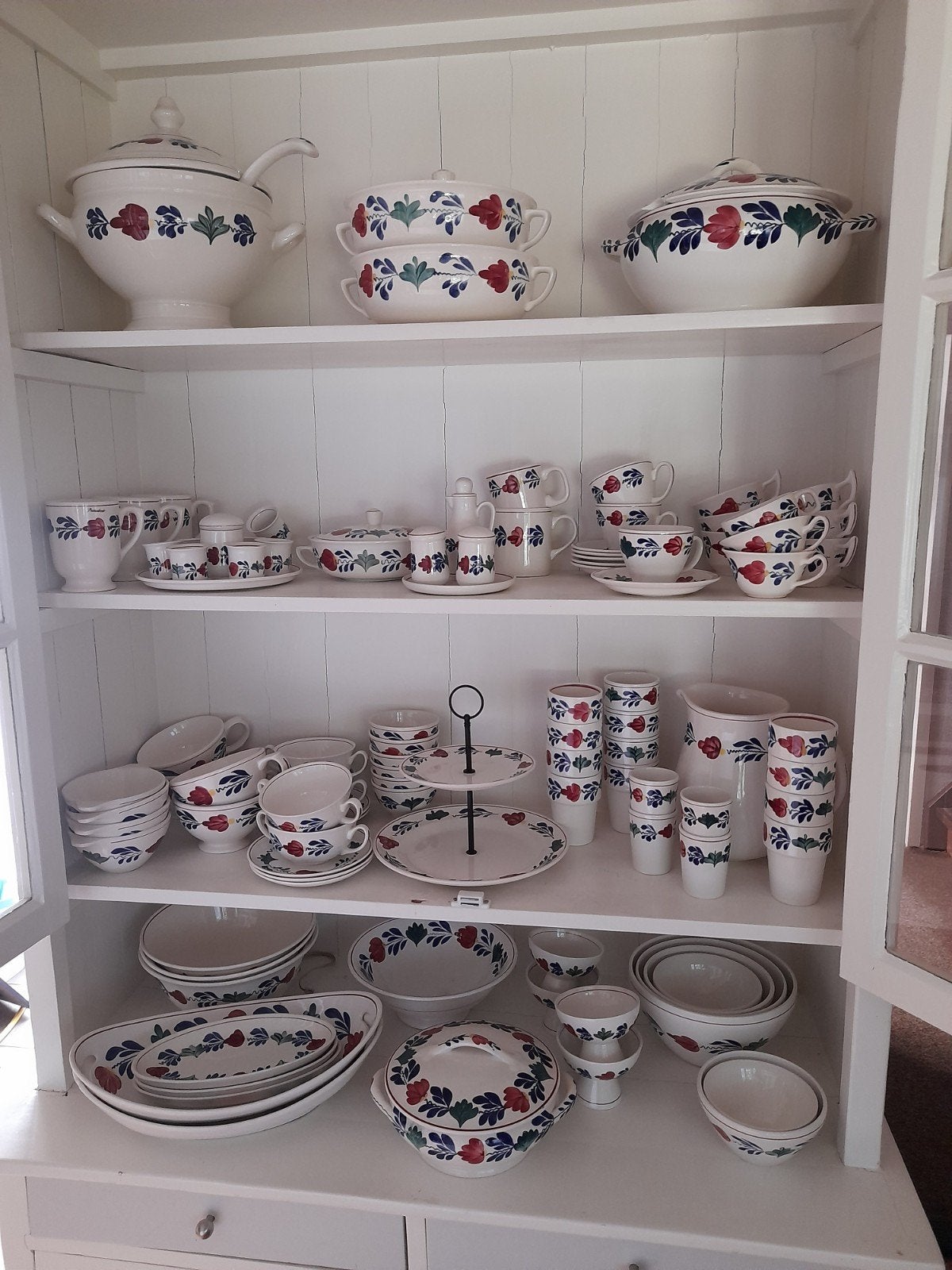 Uitgebreid Boerenbont Servies  Compleet en Zo Goed als Nieuw, Ophalen, Landelijk/Boerenbont, Zo goed als nieuw, Aardewerk