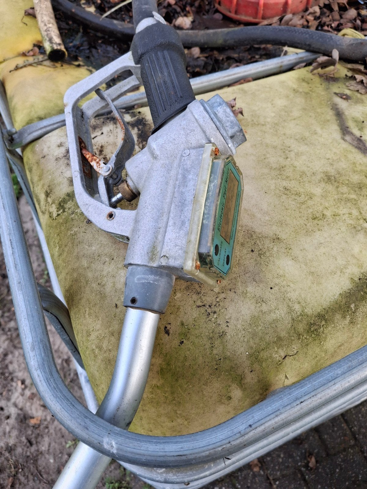 1000 liter IBC tank met pomp 220 volt en vulpistool, Ophalen of Verzenden